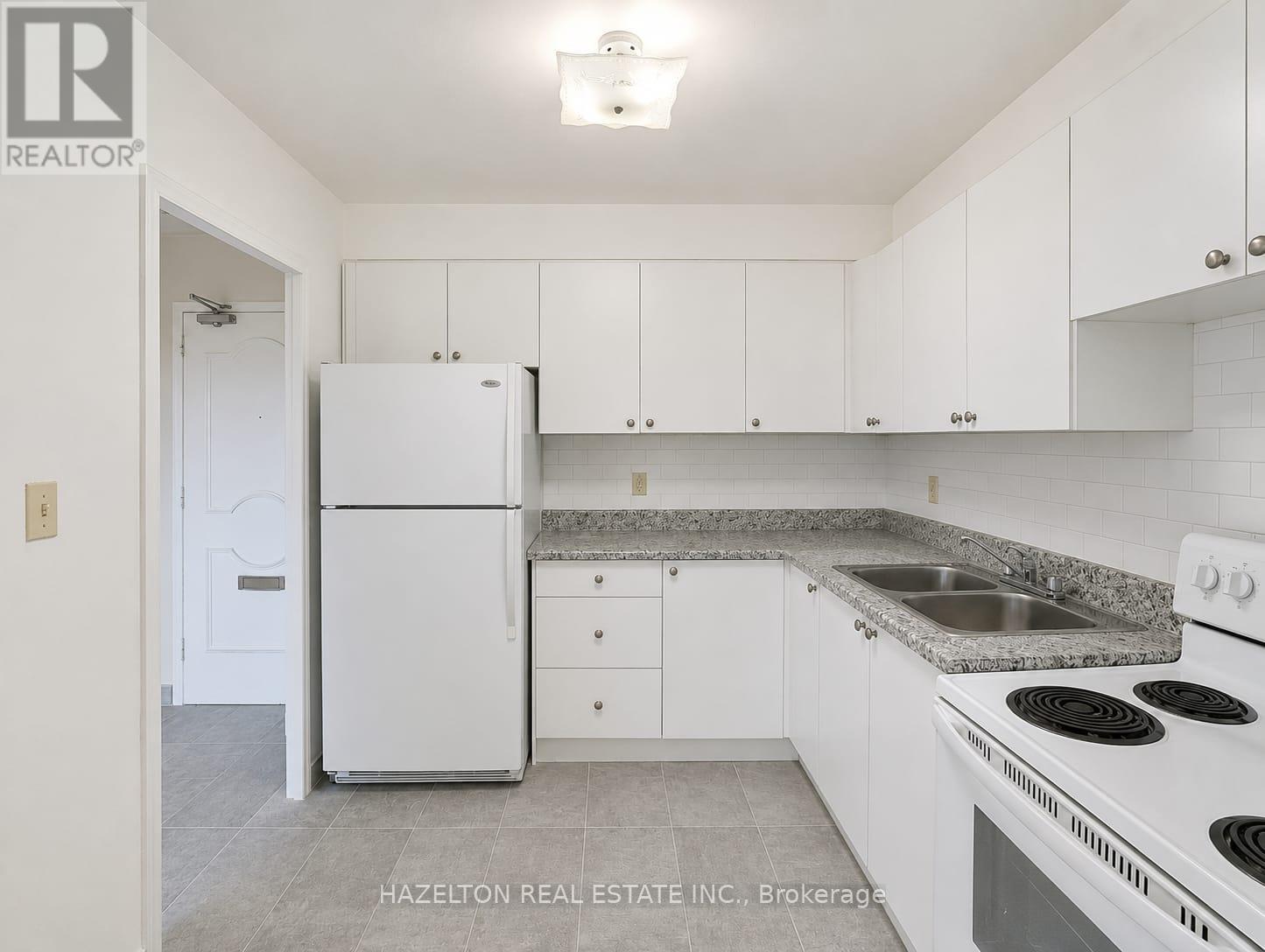 1015 - 1665 Bloor Street E, Mississauga, Ontario  L4X 1S4 - Photo 4 - W13596256