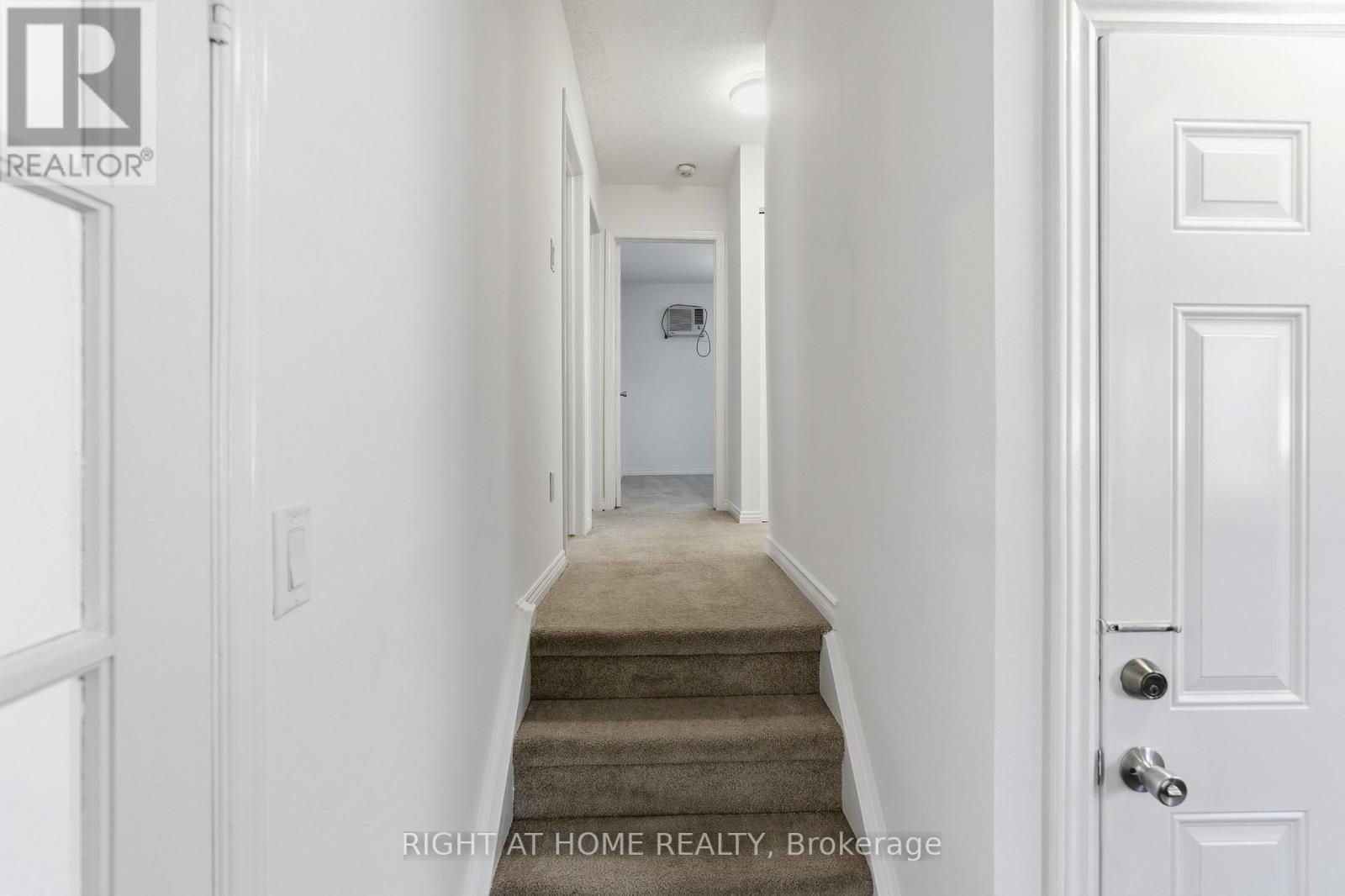 Upper - 341 Rexford Drive, Hamilton, Ontario  L8W 1W2 - Photo 17 - X13596216