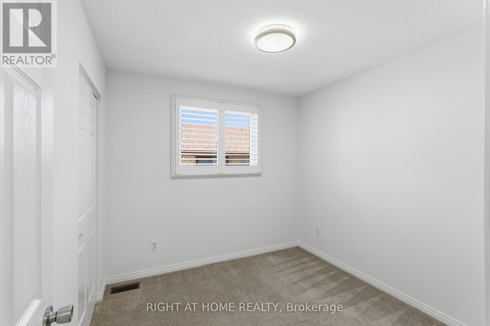 Upper - 341 Rexford Drive, Hamilton, Ontario  L8W 1W2 - Photo 22 - X13596216