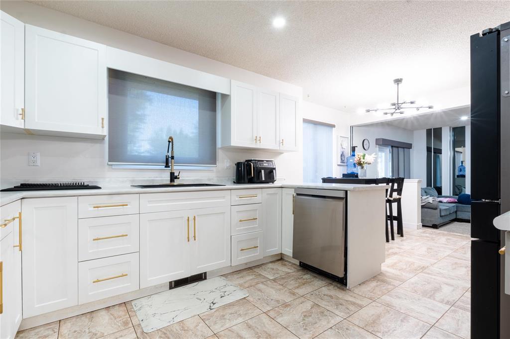 95 De La Seigneurie Boulevard, Winnipeg, Manitoba  R3X 1S2 - Photo 6 - 202617120