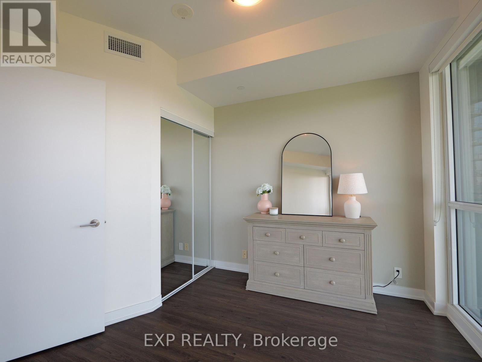 2204 - 10 Park Lawn Road, Toronto, Ontario  M8V 0H9 - Photo 21 - W13596030