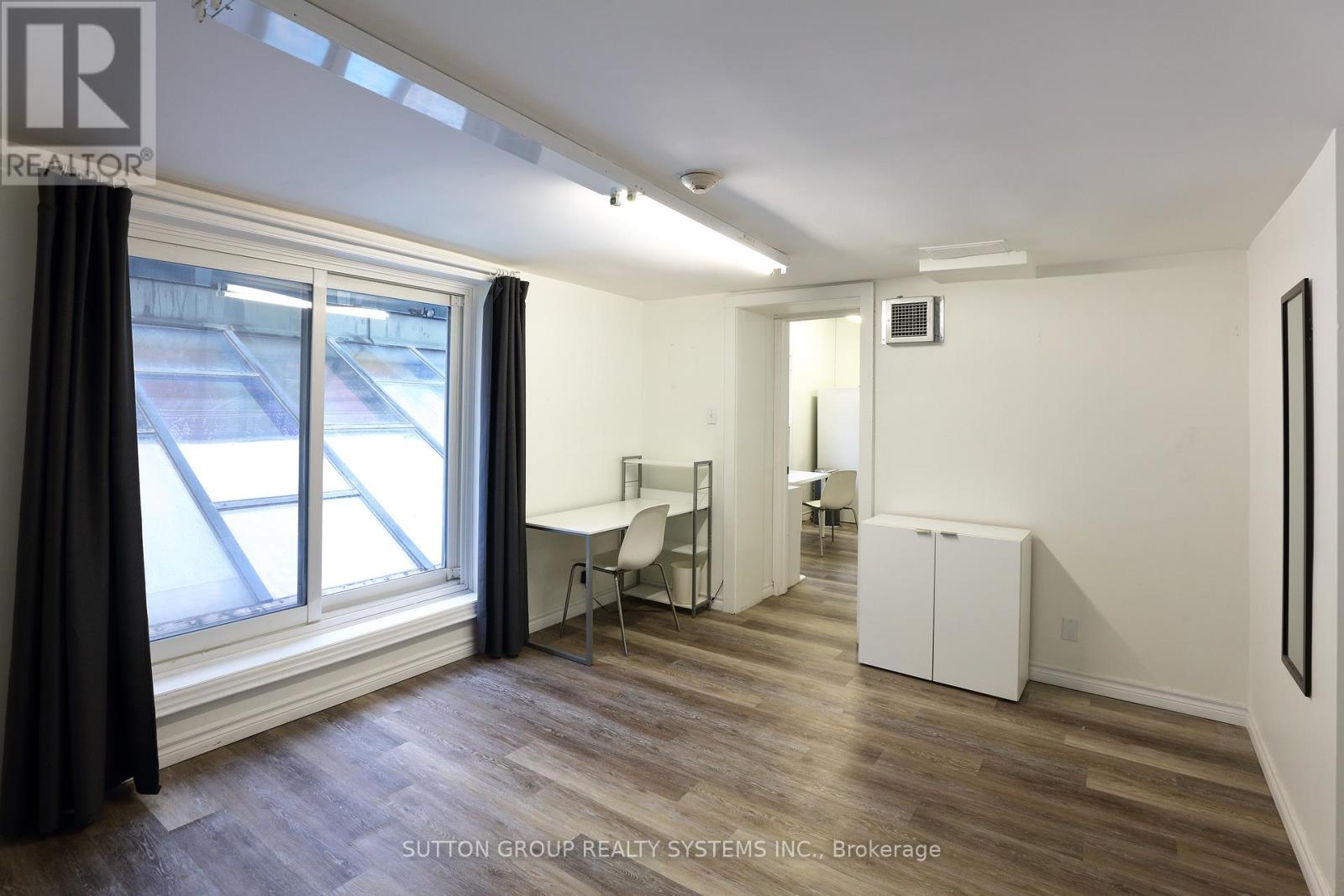 2ND FL - 328 330 QUEEN STREET W, Toronto, Ontario