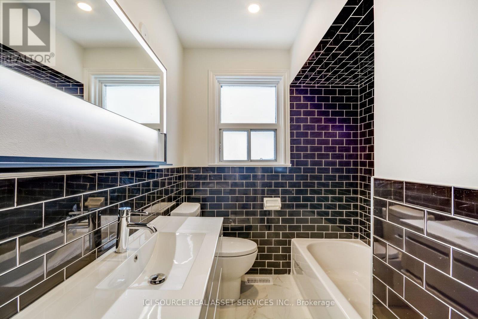 3 - 58 Burlingame Road, Toronto, Ontario  M8W 1Y8 - Photo 11 - W13596336