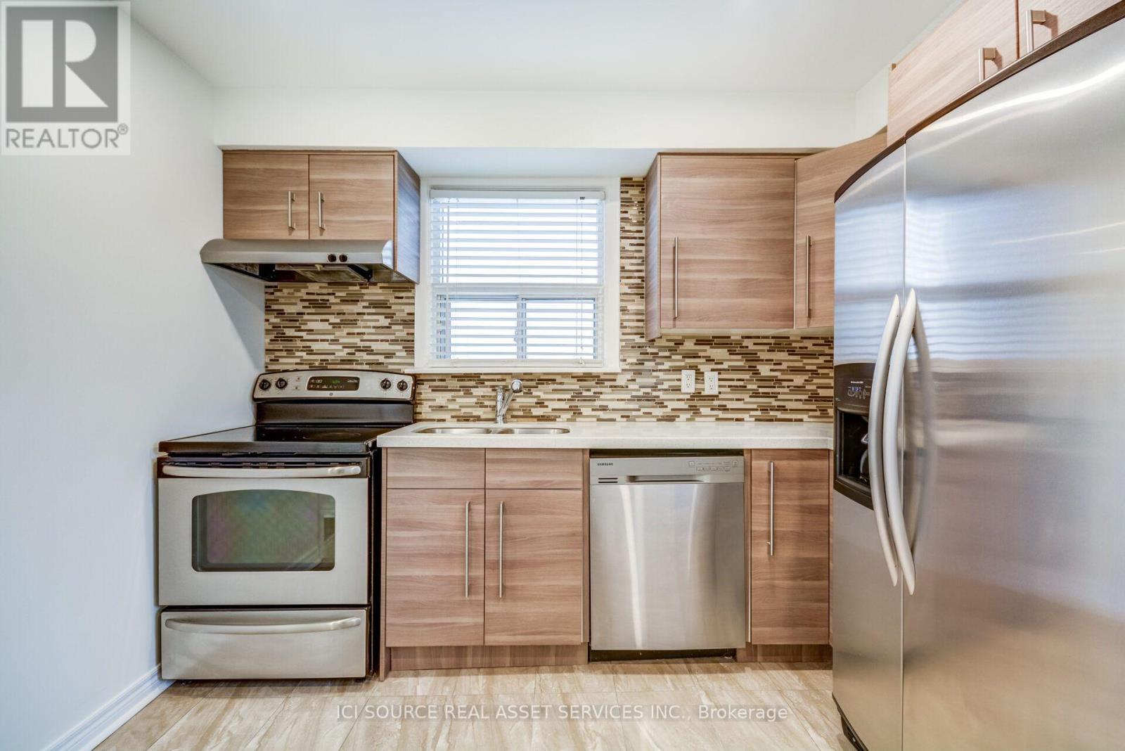 3 - 58 Burlingame Road, Toronto, Ontario  M8W 1Y8 - Photo 8 - W13596336