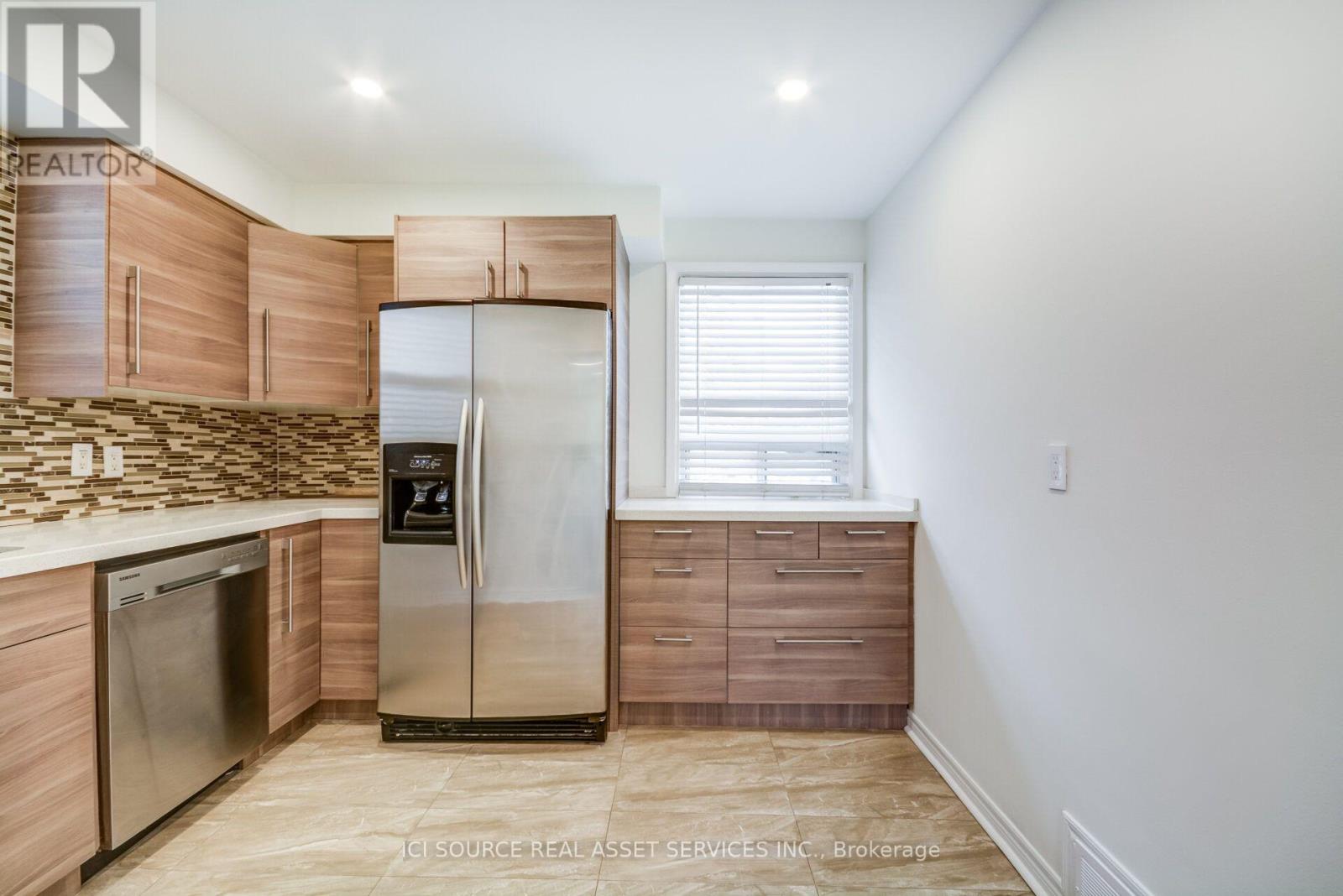 3 - 58 Burlingame Road, Toronto, Ontario  M8W 1Y8 - Photo 9 - W13596336