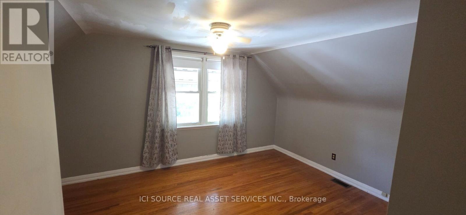 274 East 38th Street, Hamilton, Ontario  L8V 4G3 - Photo 17 - X13596382