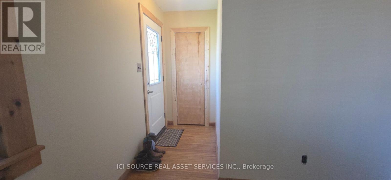 274 East 38th Street, Hamilton, Ontario  L8V 4G3 - Photo 4 - X13596382
