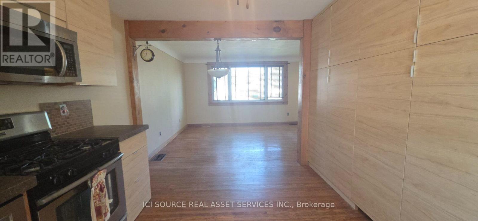 274 East 38th Street, Hamilton, Ontario  L8V 4G3 - Photo 8 - X13596382