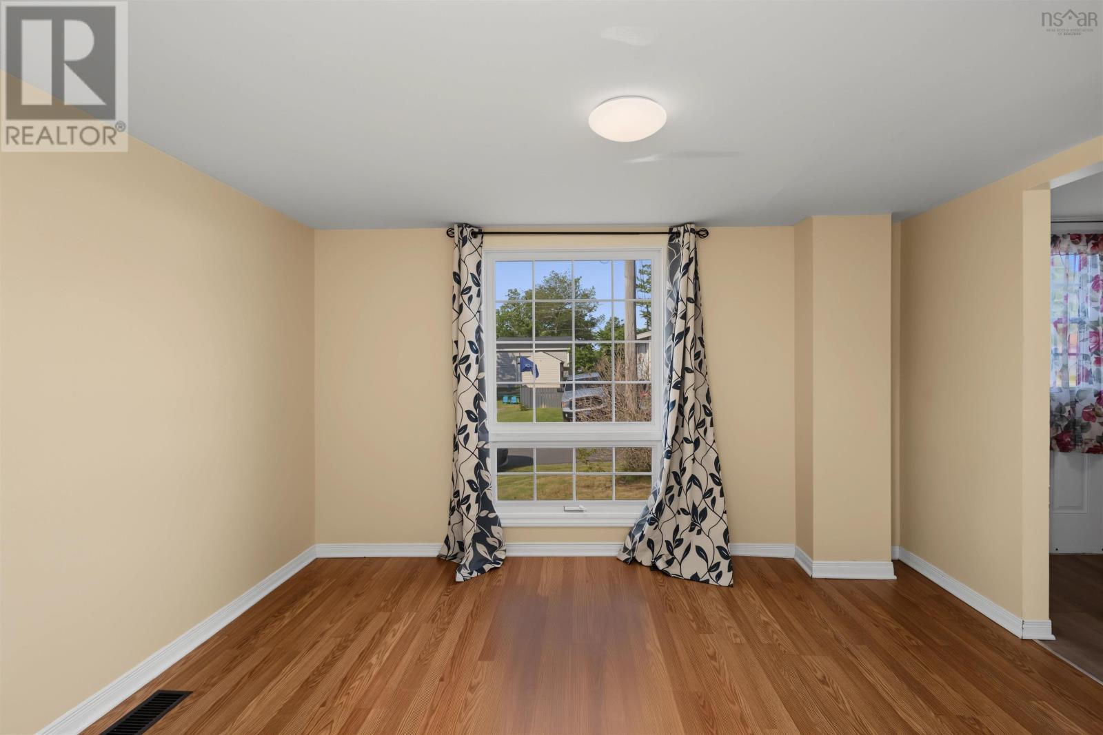 4 Mcpherson Street, Glace Bay, Nova Scotia  B1A 2A7 - Photo 5 - 202618388