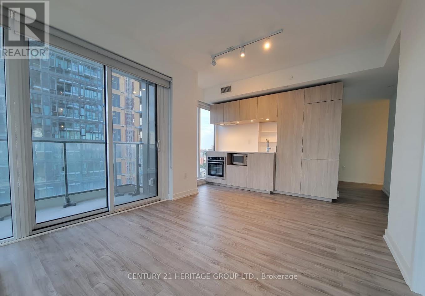 1810 - 77 Shuter Street, Toronto, Ontario  M5B 0B8 - Photo 3 - C13593998