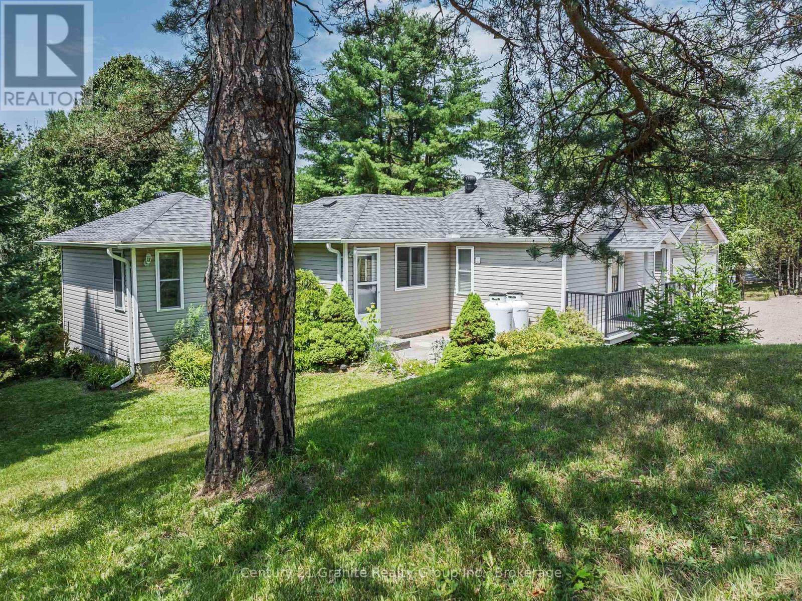 7177 Gelert Road, Dysart Et Al, Ontario  K0M 1S0 - Photo 1 - X13596404
