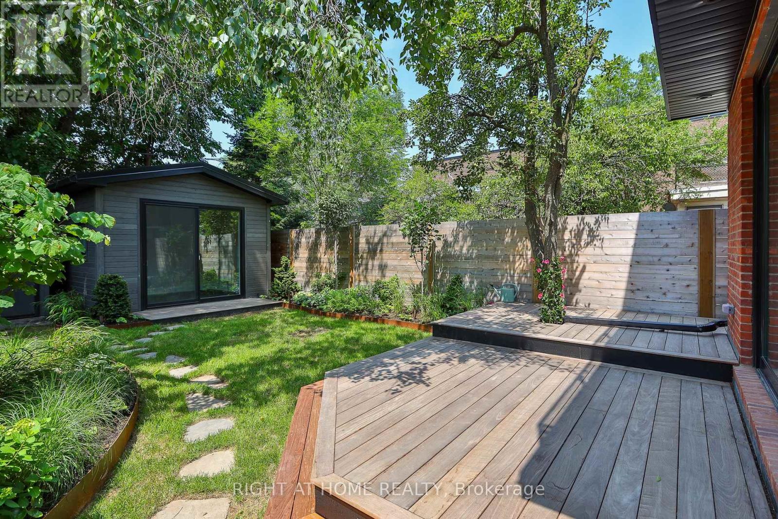232 Willard Avenue, Toronto, Ontario  M6S 3P8 - Photo 11 - W13596420