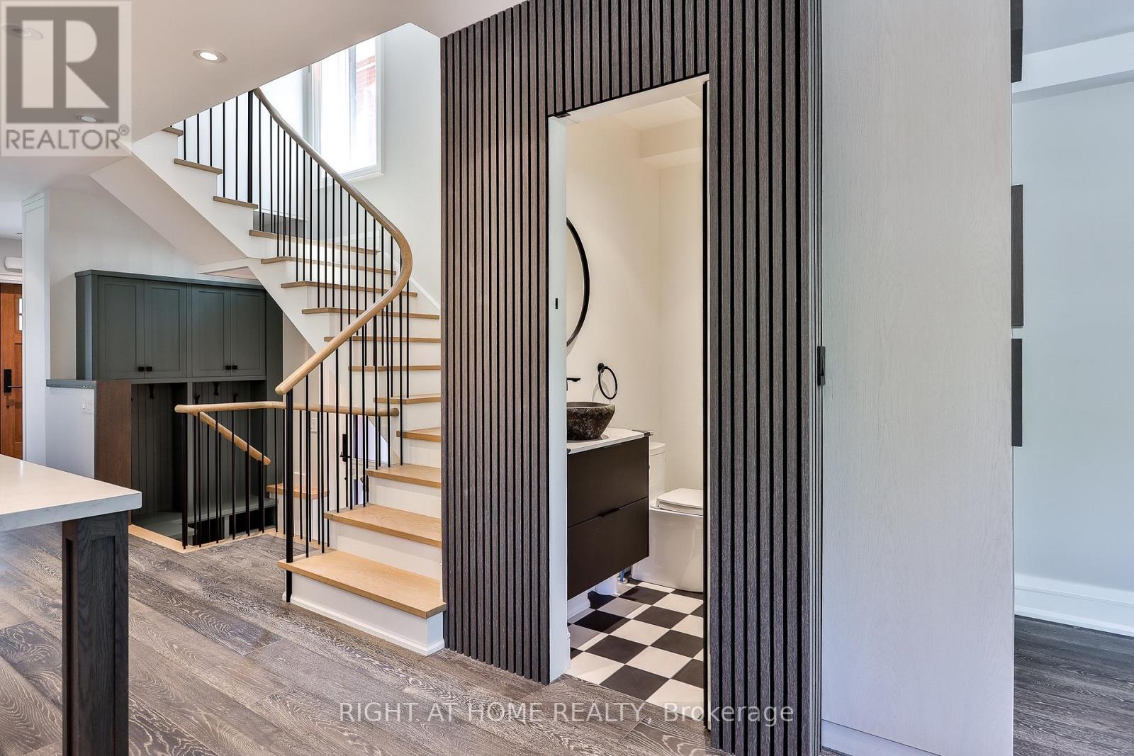 232 Willard Avenue, Toronto, Ontario  M6S 3P8 - Photo 14 - W13596420