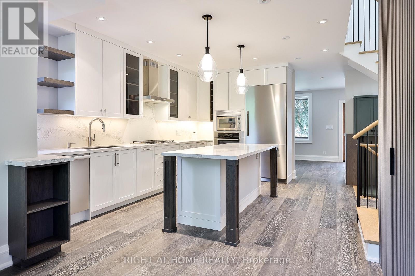 232 Willard Avenue, Toronto, Ontario  M6S 3P8 - Photo 5 - W13596420