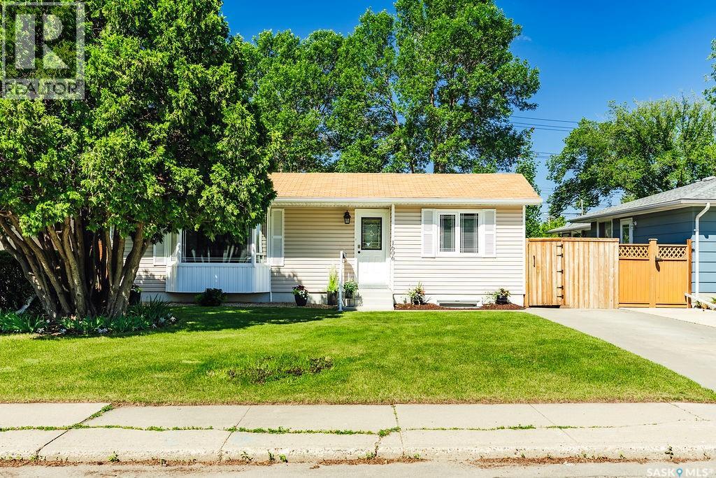 1606 Argyle Avenue, Saskatoon, Saskatchewan  S7H 2W7 - Photo 2 - SK043444