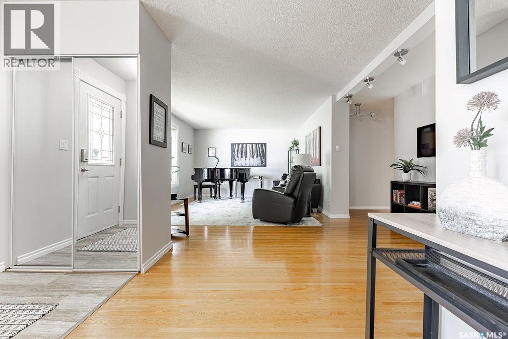 1606 Argyle Avenue, Saskatoon, Saskatchewan  S7H 2W7 - Photo 3 - SK043444