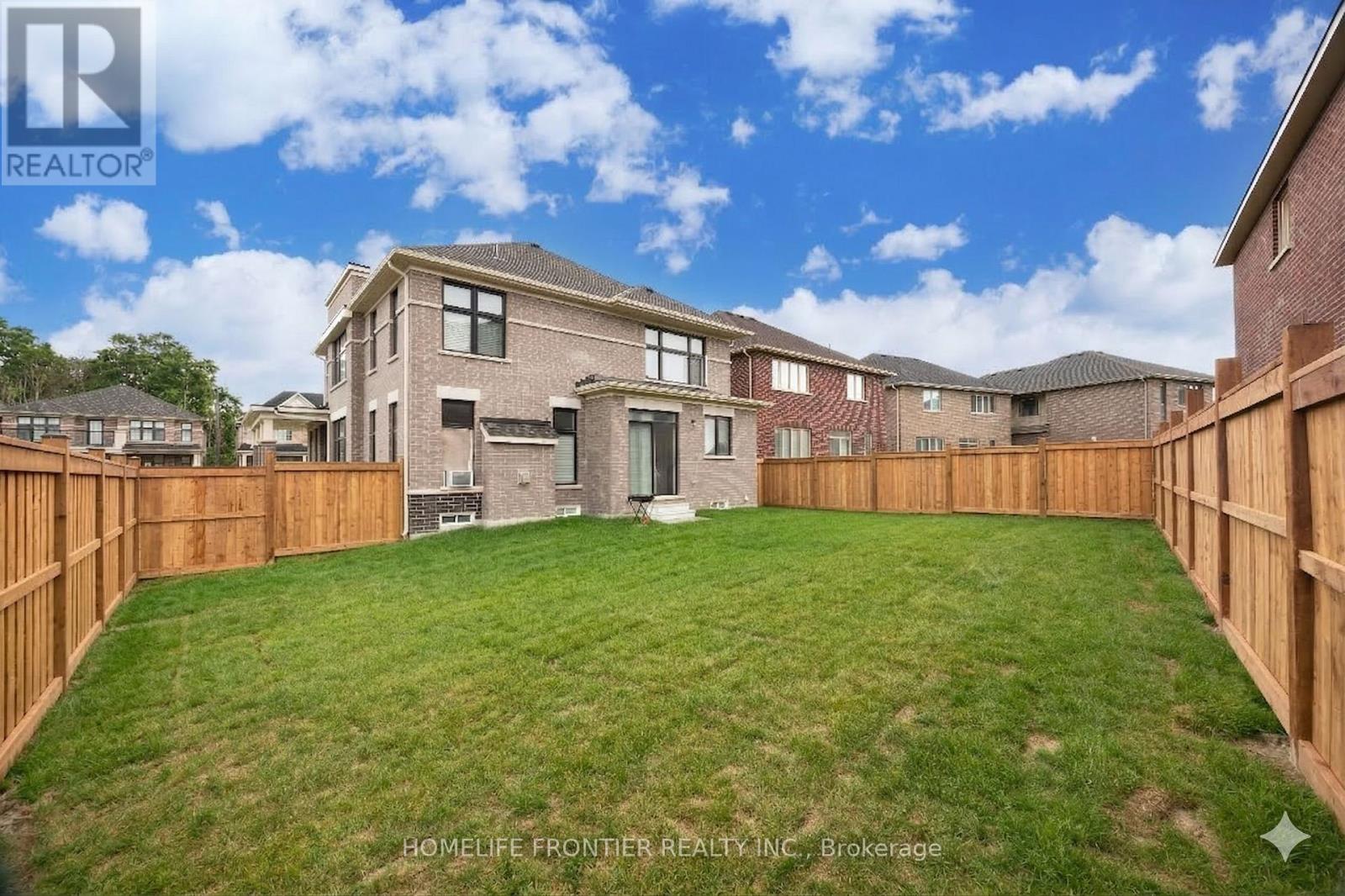 49 Ainslie Hill Crescent, Georgina, Ontario  L0E 1R0 - Photo 5 - N13594504