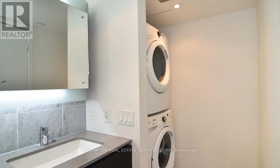 2507 - 70 Queens Wharf Road, Toronto, Ontario M5V 0J2 - Photo 7 - C13596504