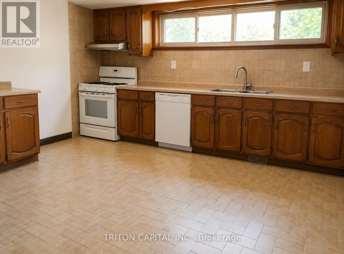 164 Jules Avenue, Vaughan, Ontario  L4L 1Y3 - Photo 2 - N13596484