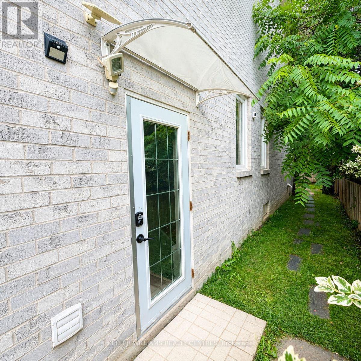 71 Avenue Road, Richmond Hill, Ontario  L4C 9N6 - Photo 2 - N13596558