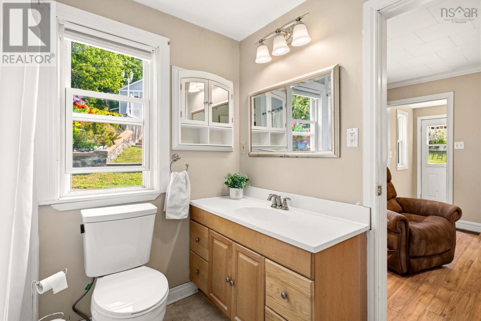 23 Main Street, Bedford, Nova Scotia  B4A 2M8 - Photo 9 - 202618406