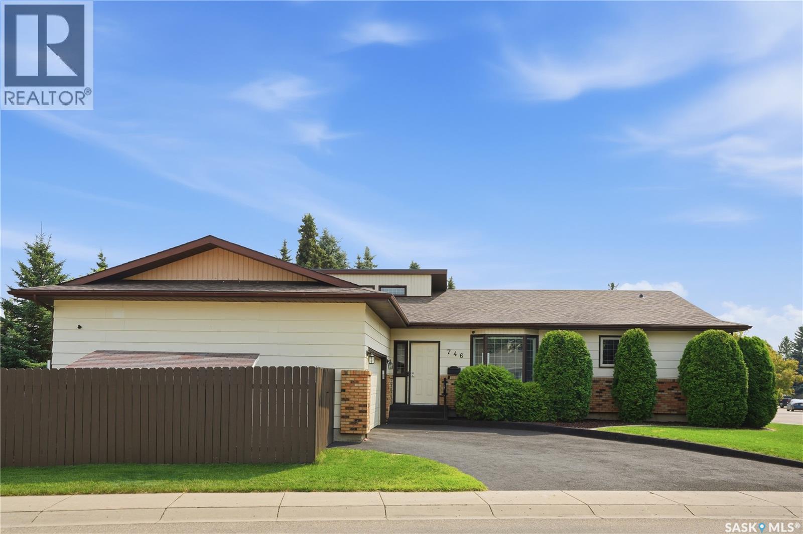 746 Wilkinson Way, Saskatoon, Saskatchewan  S7N 3L5 - Photo 49 - SK043298
