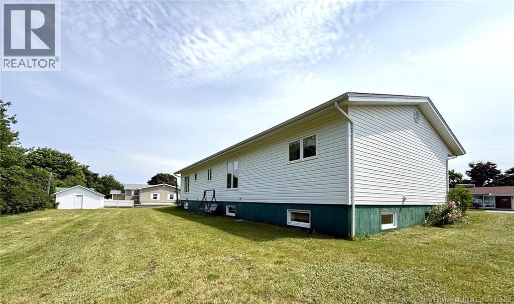 155 Rue Des Peupliers, Shippagan, New Brunswick E8S 1J7 - Photo 4 - NB144595