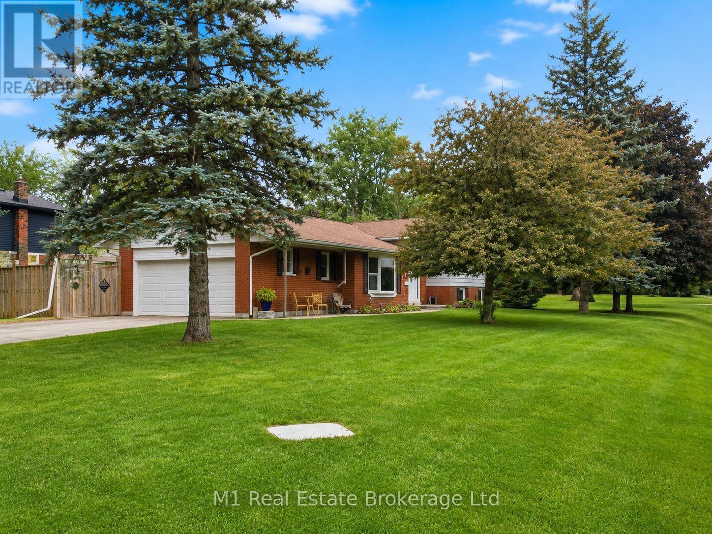 114 Angelica Street, Centre Wellington, Ontario  N1M 2Z6 - Photo 2 - X13596698