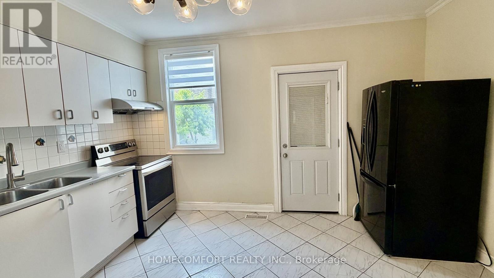 Main - 83 Hounslow Heath Road, Toronto, Ontario M6N 1G7 - Photo 3 - W13522164