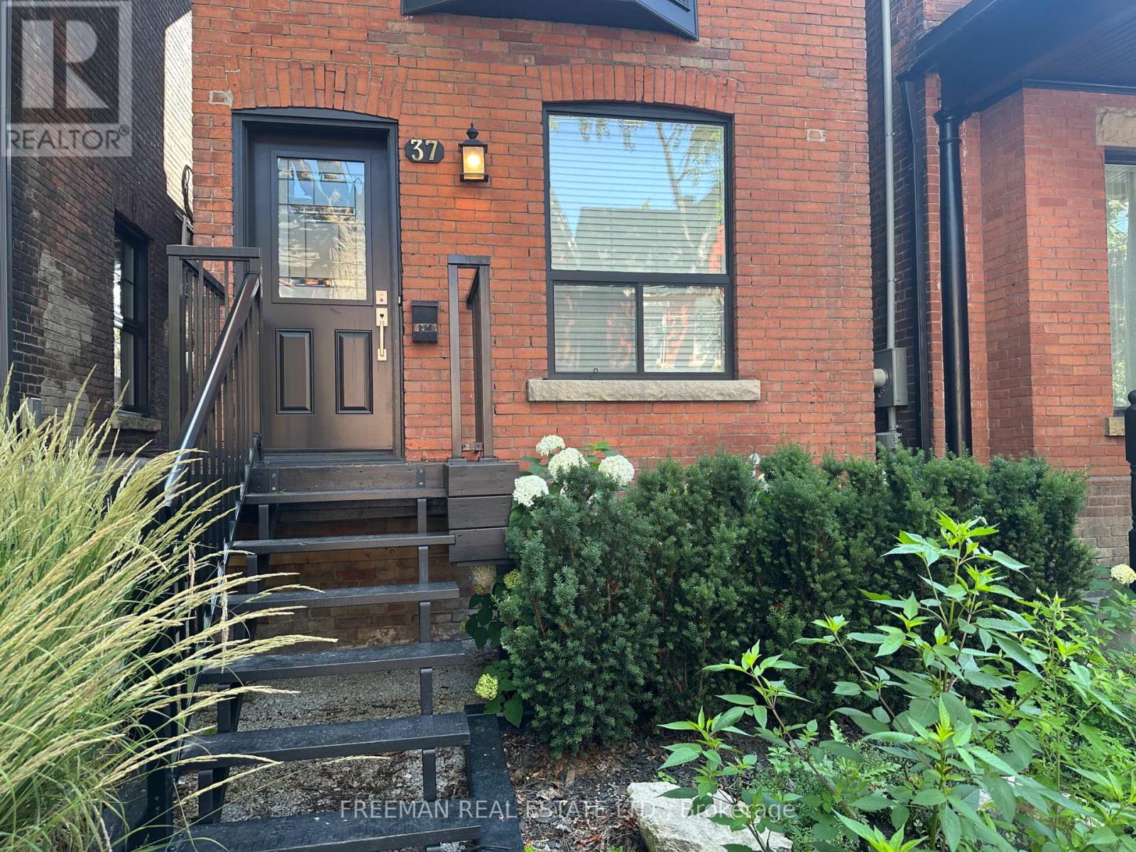 37 Grant Street, Toronto, Ontario  M4M 2H6 - Photo 2 - E13595874