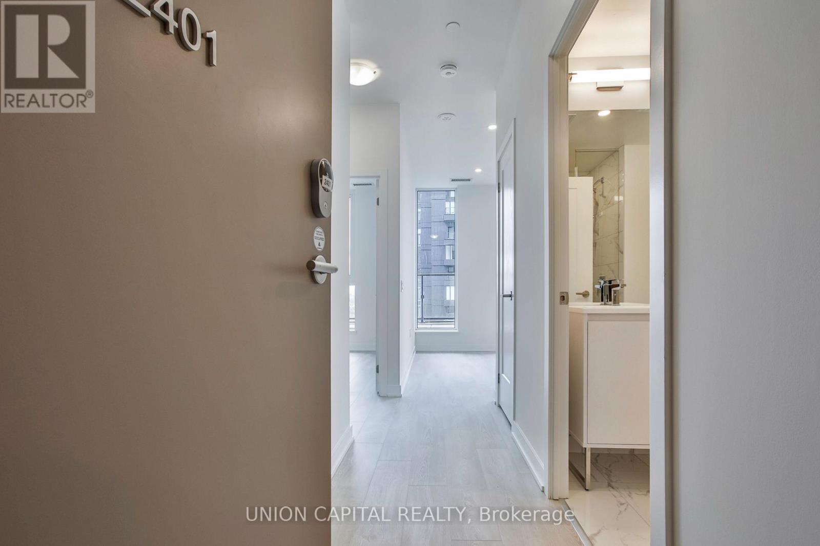 2401 - 5 QUARRINGTON LANE, Toronto, Ontario