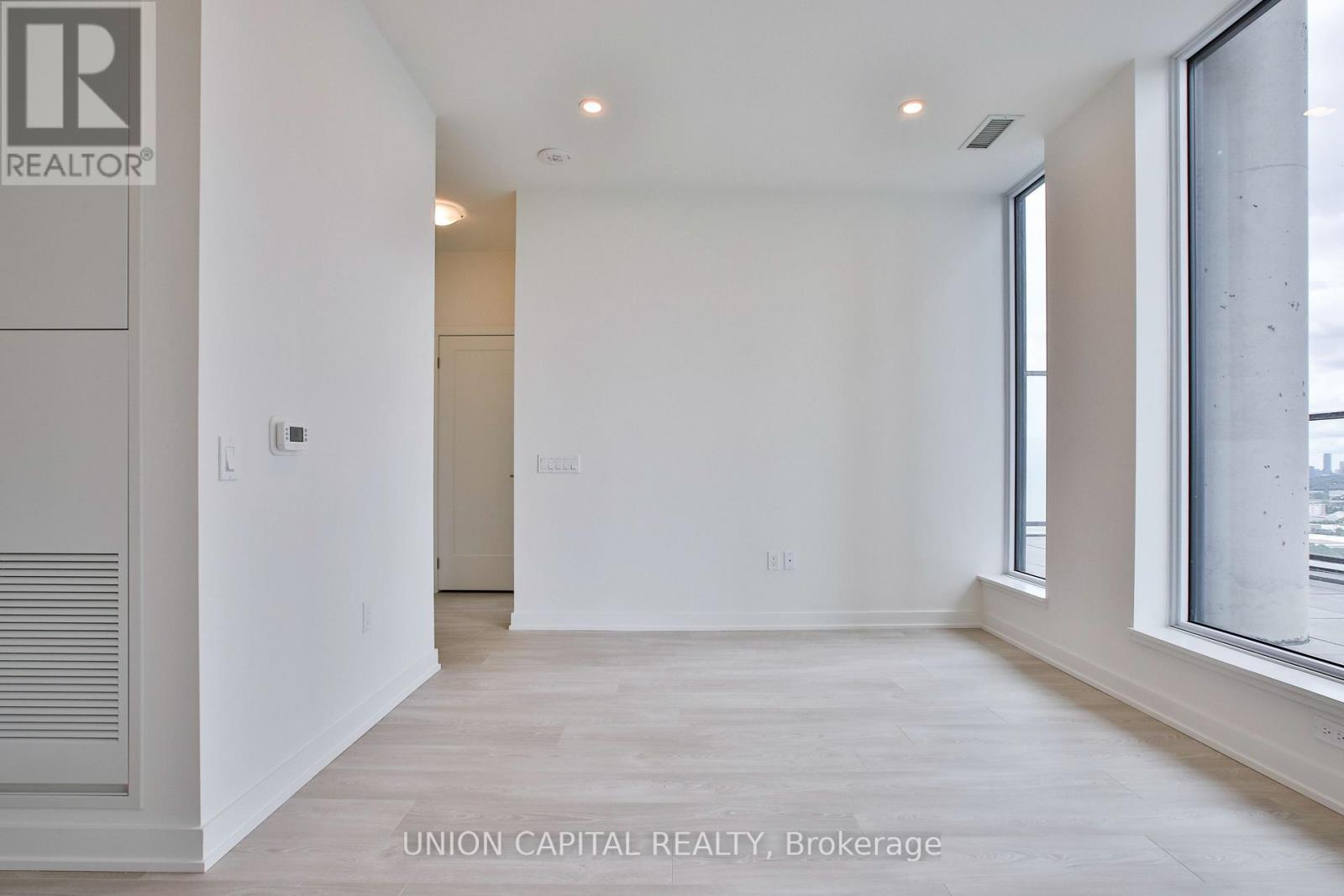 2401 - 5 Quarrington Lane, Toronto, Ontario  M3C 0S5 - Photo 11 - C13596724