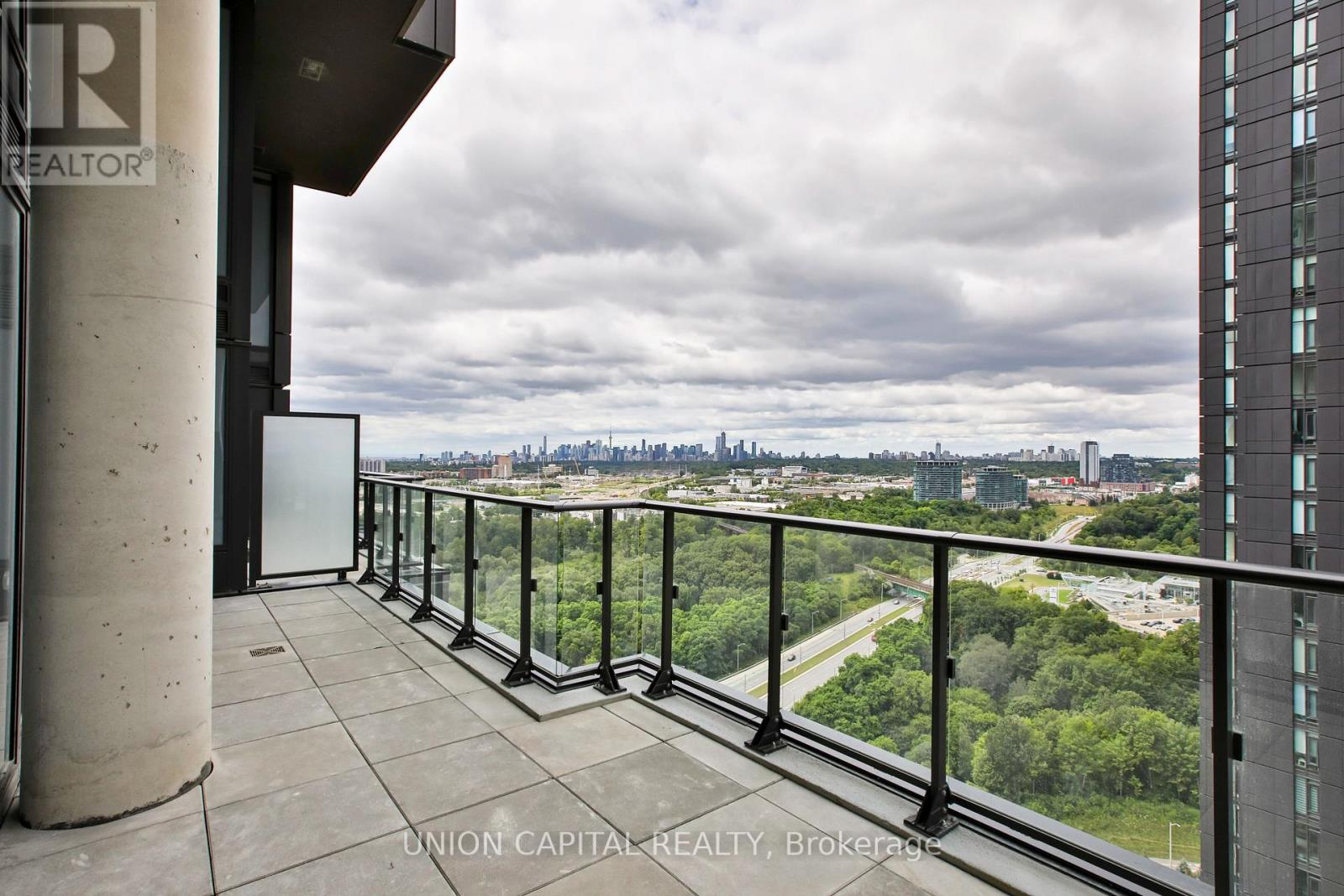 2401 - 5 Quarrington Lane, Toronto, Ontario  M3C 0S5 - Photo 16 - C13596724