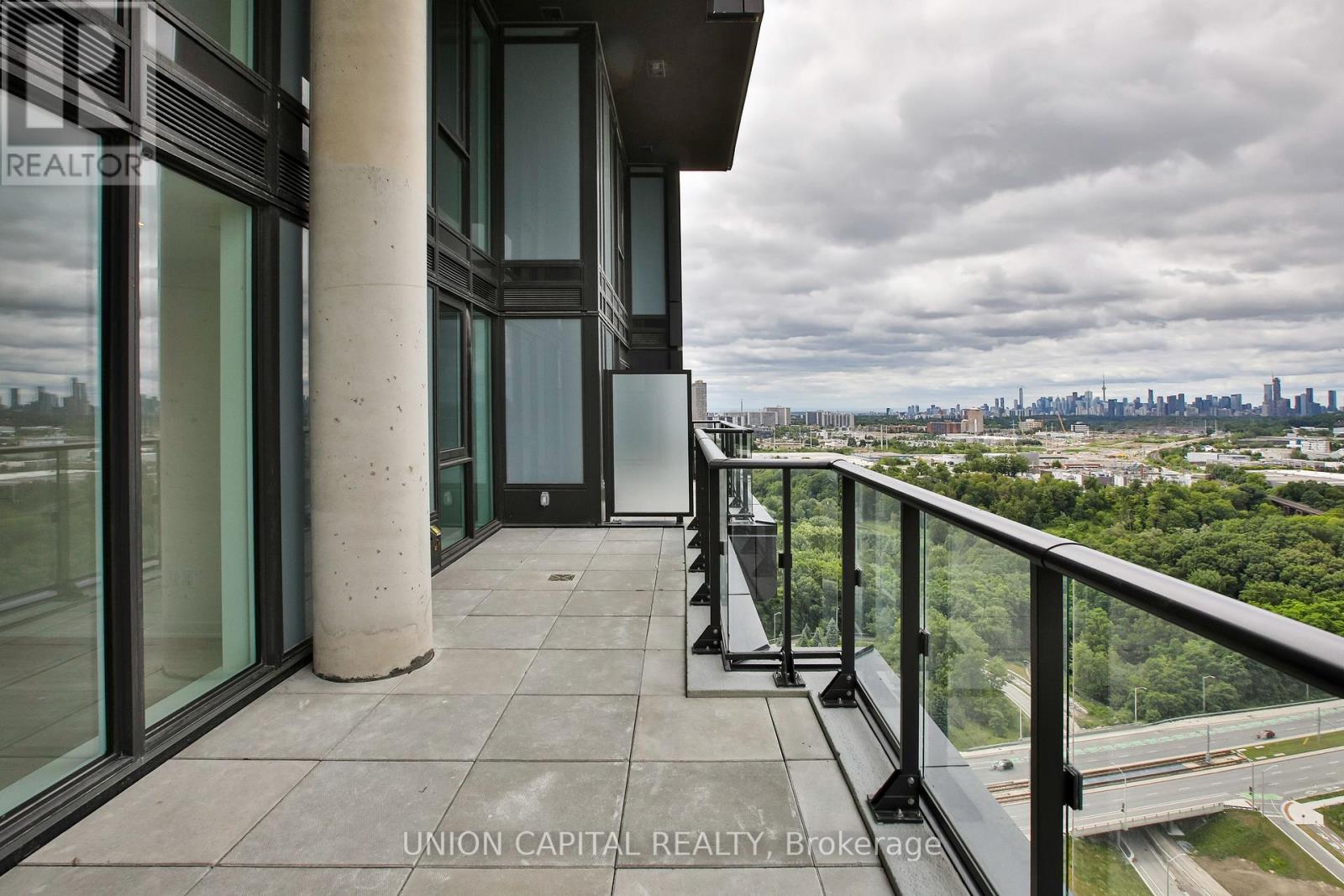 2401 - 5 Quarrington Lane, Toronto, Ontario  M3C 0S5 - Photo 17 - C13596724