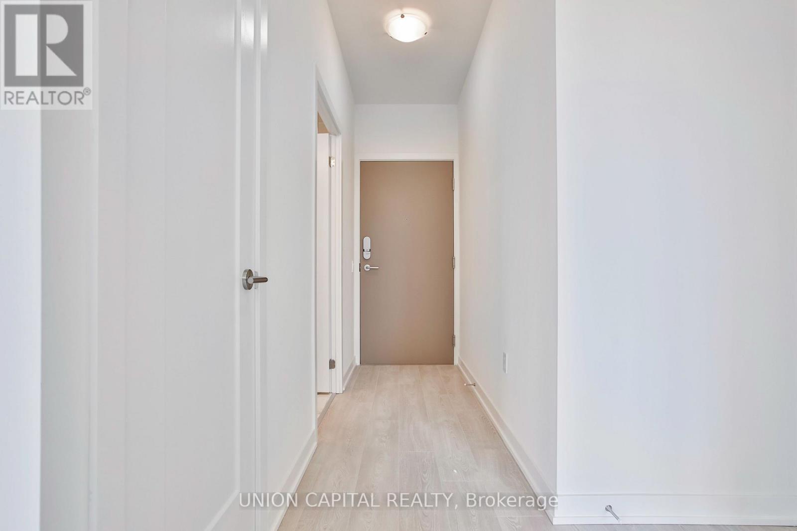 2401 - 5 Quarrington Lane, Toronto, Ontario  M3C 0S5 - Photo 2 - C13596724