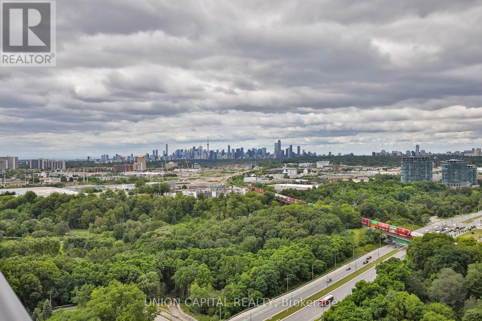 2401 - 5 Quarrington Lane, Toronto, Ontario  M3C 0S5 - Photo 21 - C13596724