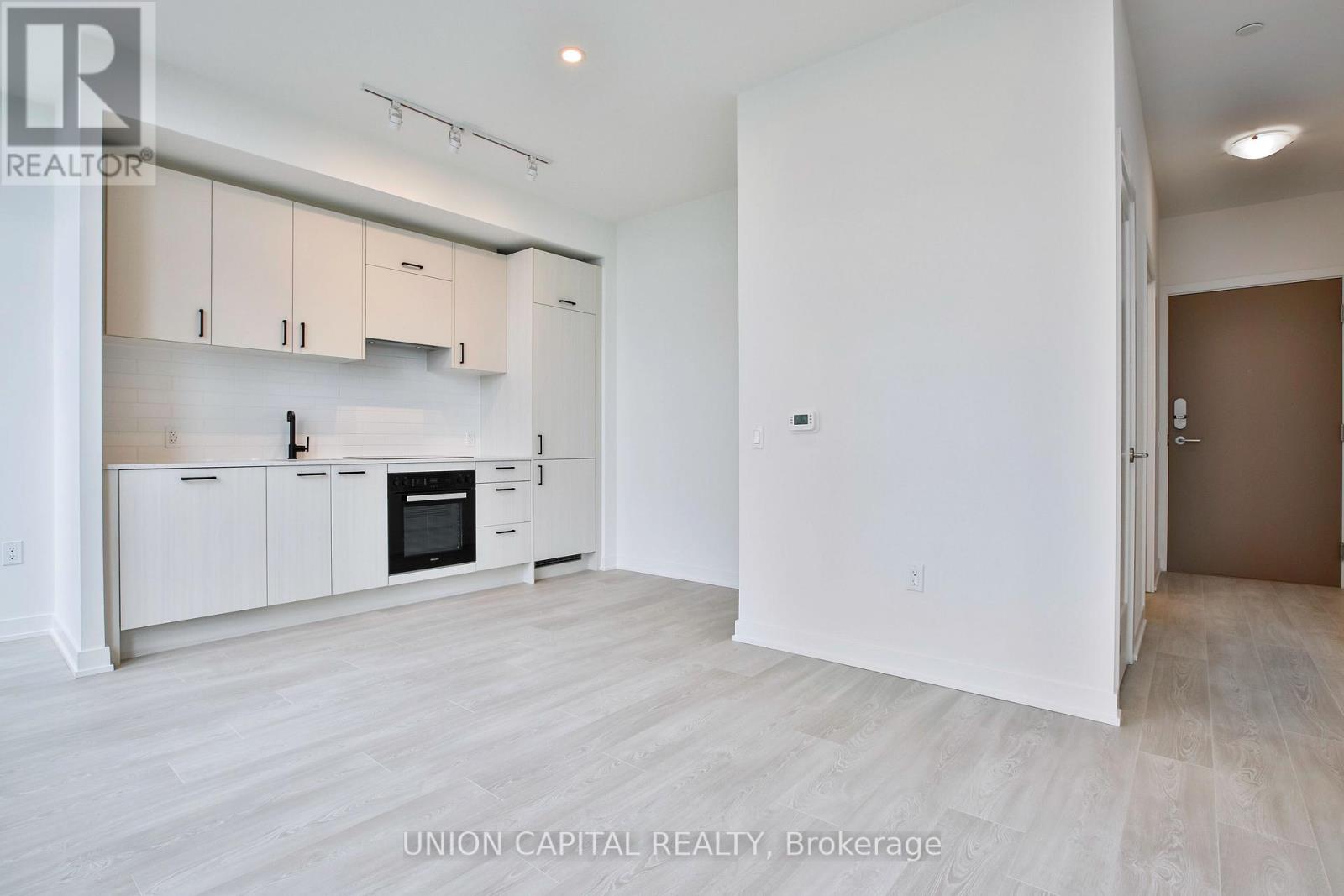 2401 - 5 Quarrington Lane, Toronto, Ontario  M3C 0S5 - Photo 6 - C13596724