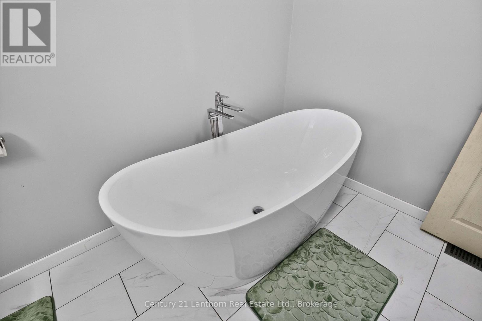 256 Vanguard Court, Kingston, Ontario  K7M 8P8 - Photo 31 - X13596588