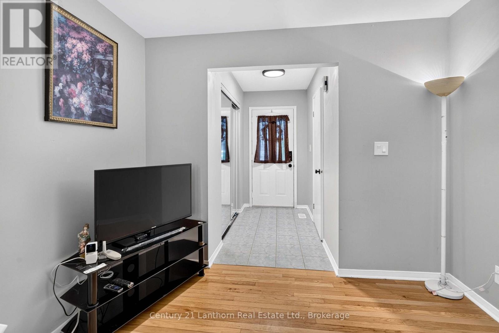 256 Vanguard Court, Kingston, Ontario  K7M 8P8 - Photo 7 - X13596588