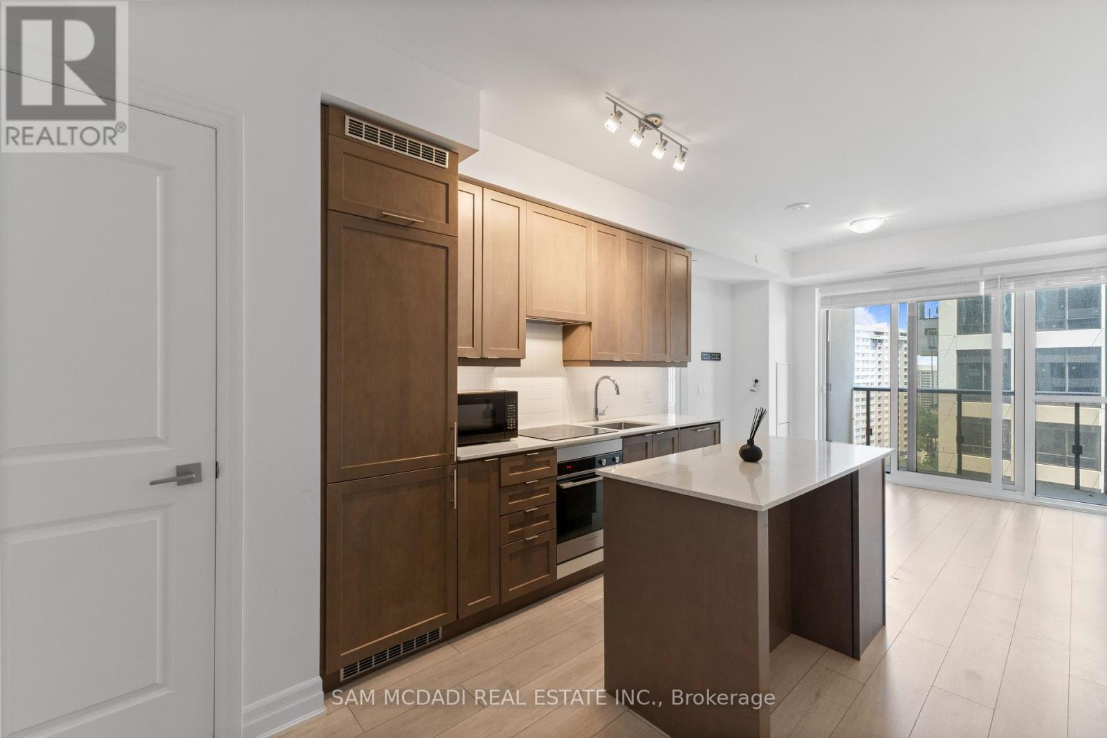 1102 - 30 Elm Drive, Mississauga, Ontario  L5B 1L9 - Photo 9 - W13522108
