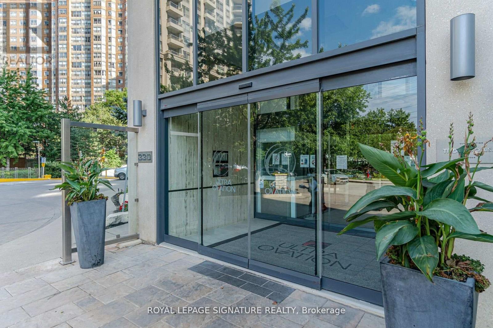 Ph01 - 330 Burnhamthorpe Road W, Mississauga, Ontario  L5B 0E1 - Photo 2 - W13596630