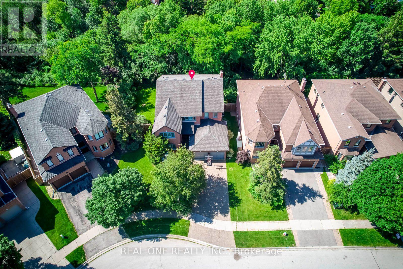 395 March Crescent, Oakville, Ontario  L6H 5X7 - Photo 2 - W13596644