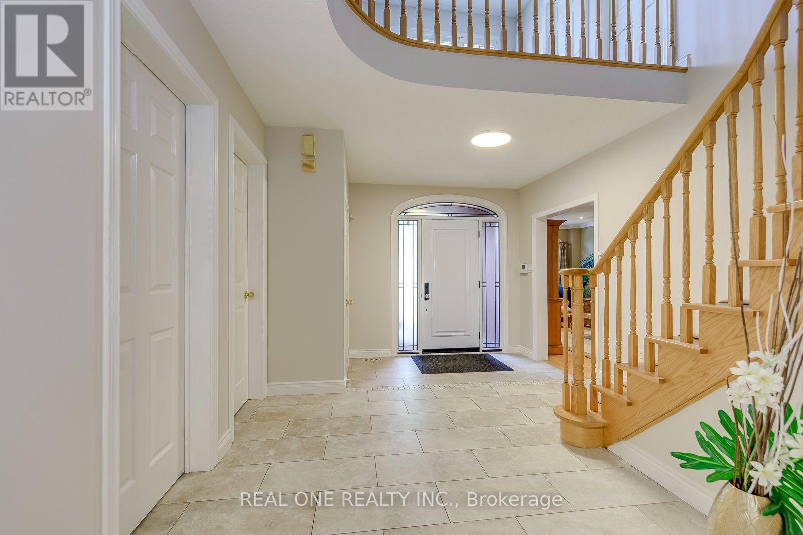 395 March Crescent, Oakville, Ontario  L6H 5X7 - Photo 5 - W13596644
