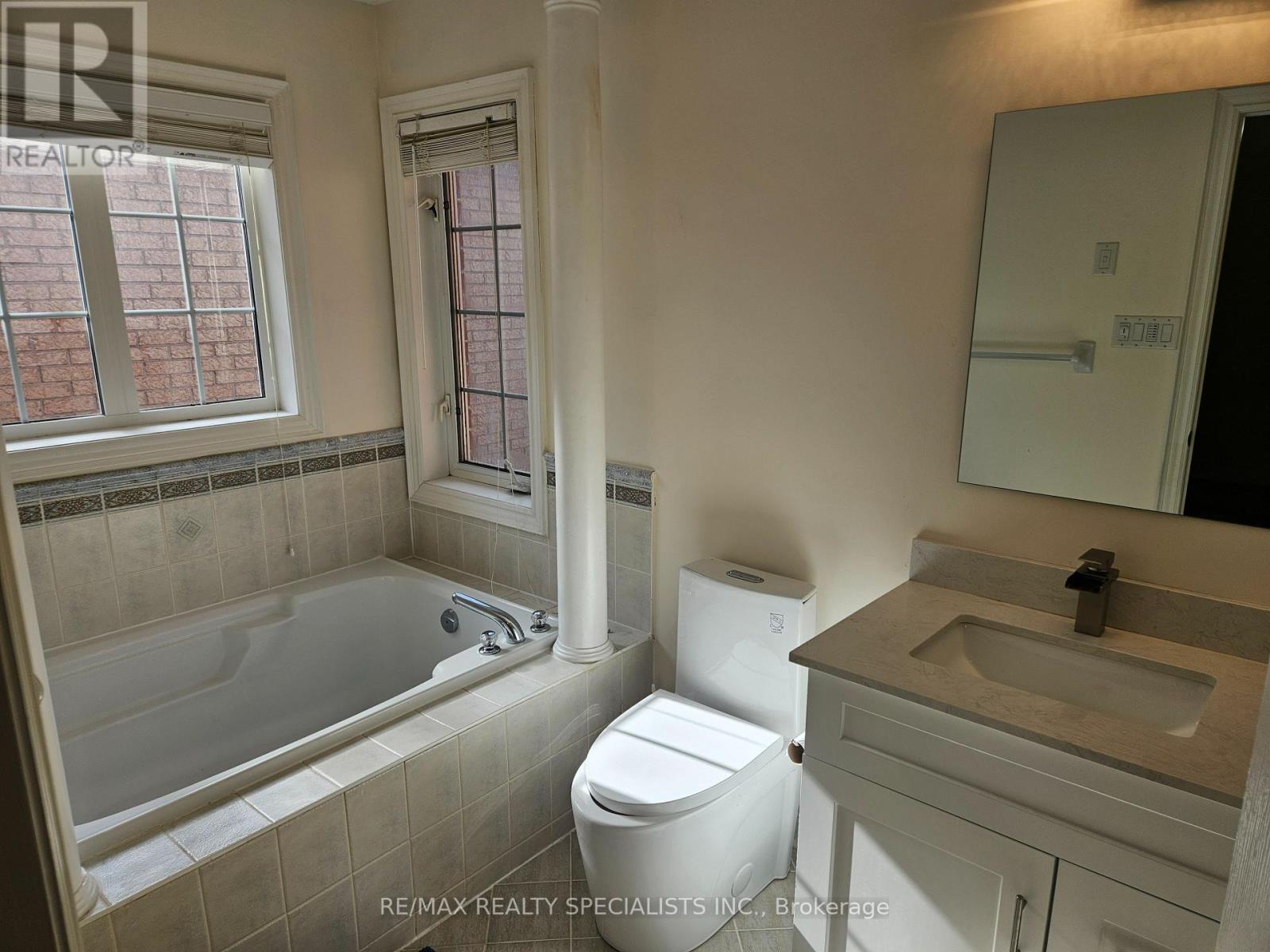 Upper - 3774 Arbourview Terrace, Mississauga, Ontario  L5M 7A8 - Photo 15 - W13596666