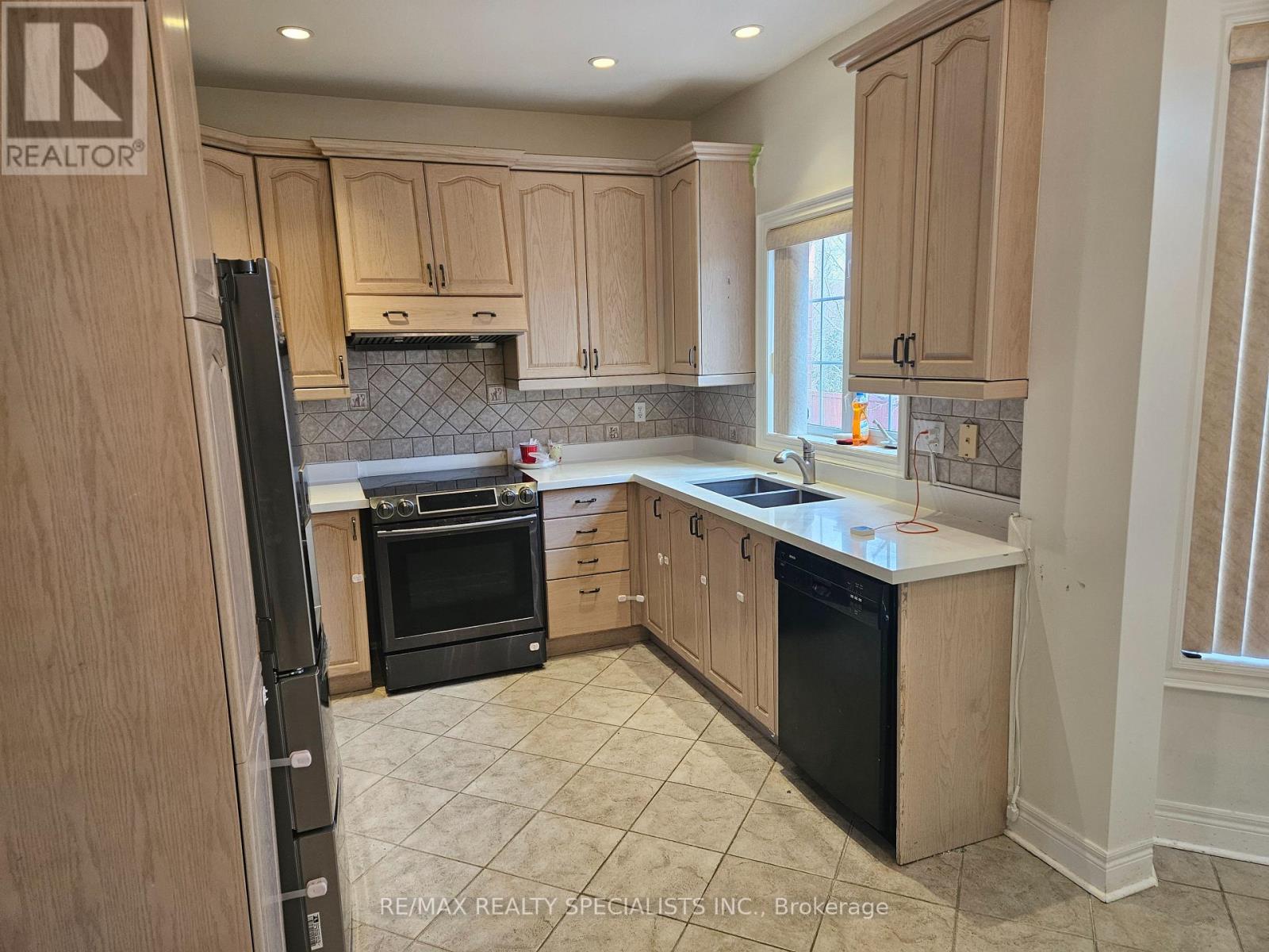 Upper - 3774 Arbourview Terrace, Mississauga, Ontario  L5M 7A8 - Photo 4 - W13596666