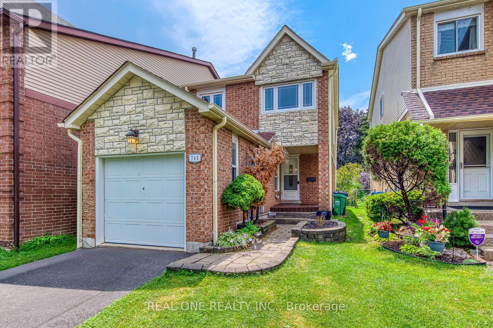 741 QUEENSBRIDGE DRIVE, Mississauga, Ontario