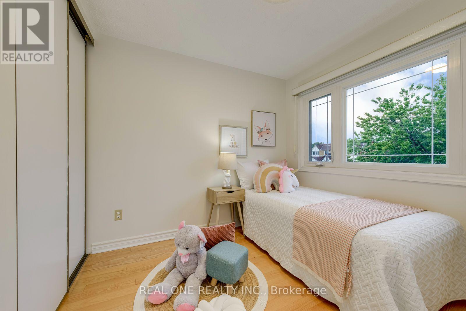 741 Queensbridge Drive, Mississauga, Ontario  L5C 3T3 - Photo 25 - W13596718