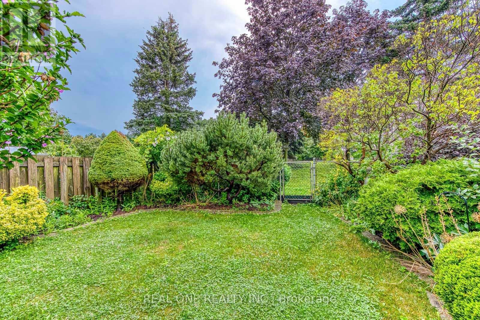 741 Queensbridge Drive, Mississauga, Ontario  L5C 3T3 - Photo 36 - W13596718