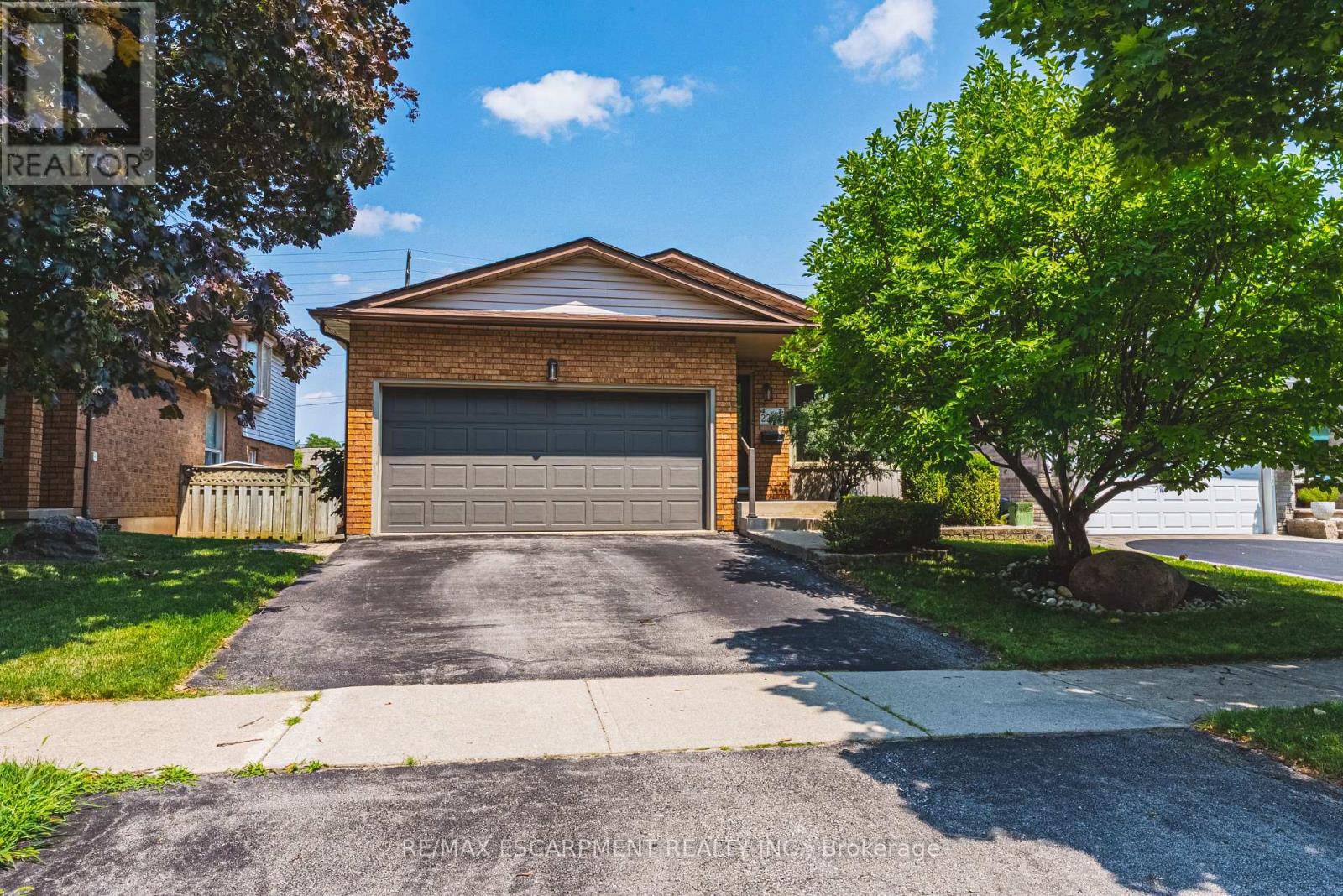 2206 DONALD ROAD, Burlington, Ontario