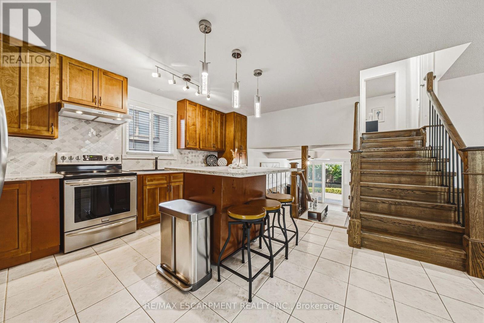 2206 Donald Road, Burlington, Ontario  L7M 3R9 - Photo 9 - W13596722